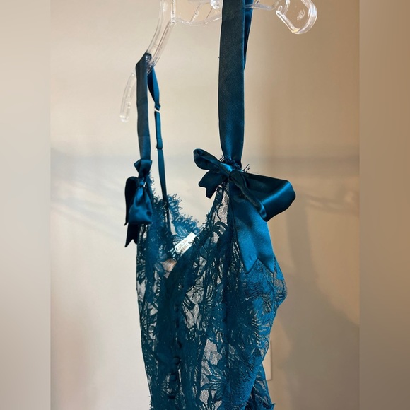 Vintage gold label Victoria's Secret lingerie - Picture 5 of 9